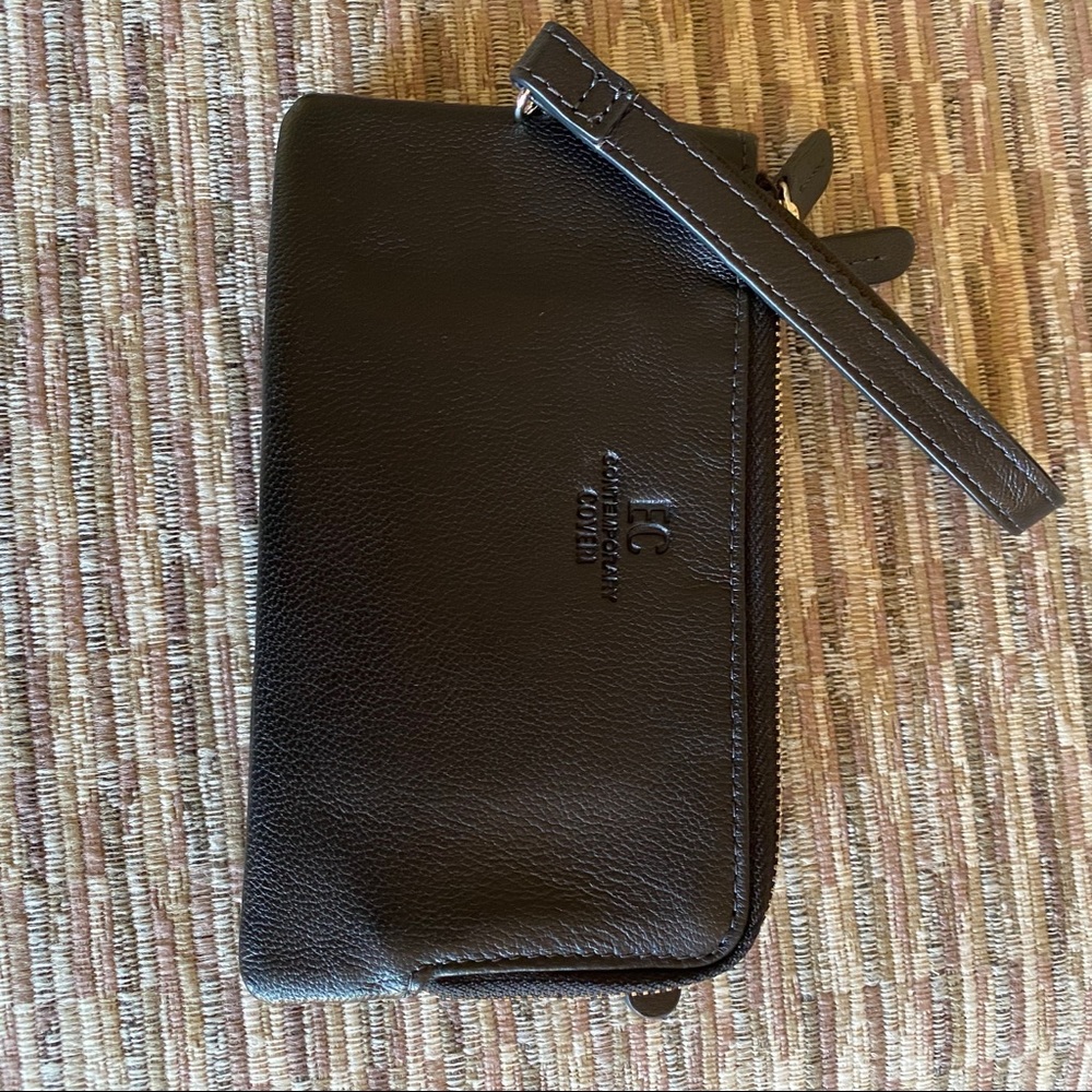 NWT woman’s double zip wristlet made in Italy.